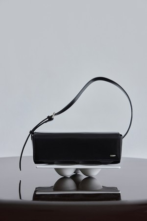BUTTER BAR BAG - BLACK