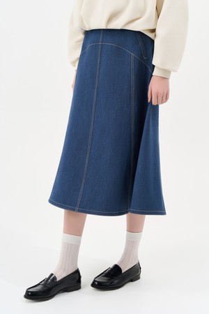 플레어 스티치 포인트 데님 롱 스커트_BLUE
