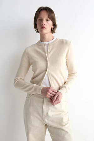 Round Neck Cardigan_Cream