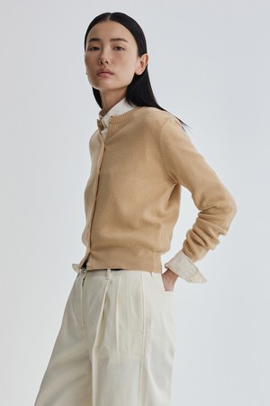 Round Neck Cardigan_Beige
