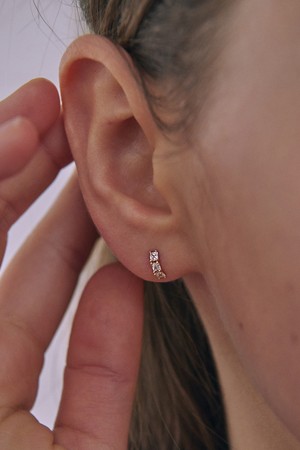 10k 루센트 큐빅 바 귀걸이