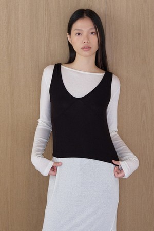 V-Lane Sleeveless (Black)