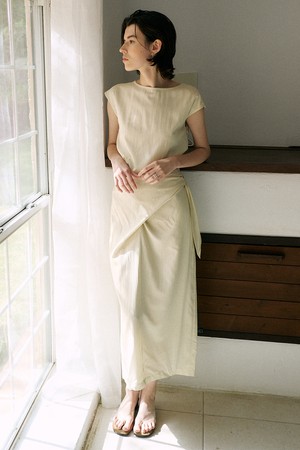 Drape flow dress (Cream)