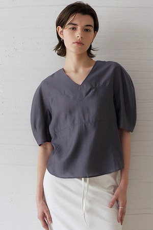 Heart-Line Volume Blouse (Dark Gray)
