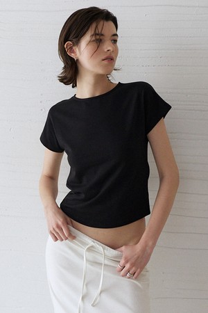 Seamless-Line Tee (Black)