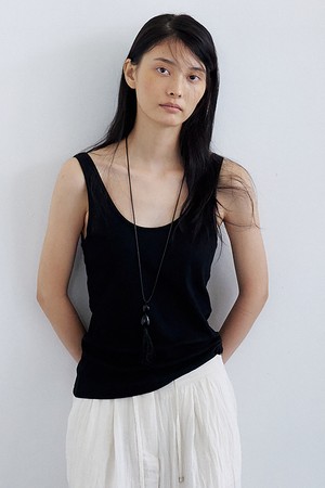 Deep Round Sleeveless (Black)
