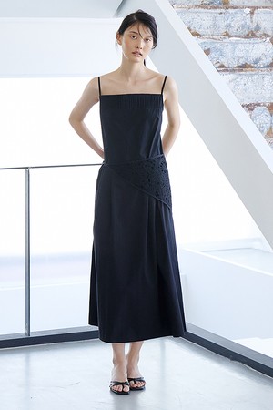 Pintuck Flare Dress (Black)