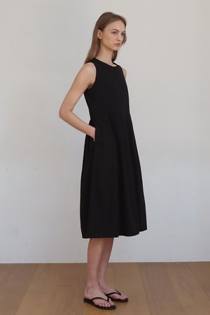 Sleeveless Flare Dress_Black