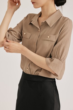 내추럴 셔츠 카라 블라우스_카멜