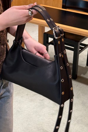 BRIDGE BAG COW LEATHER BLACK 브릿지백 소가죽 블랙