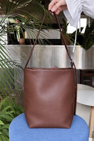 BUTLER BAG COW LEATHER BROWN 버틀러백 소가죽 브라운