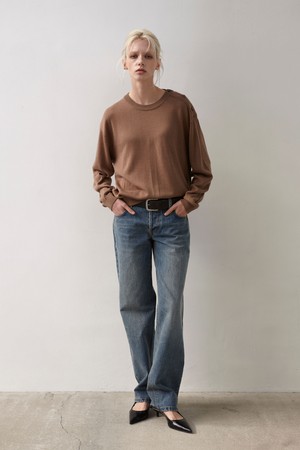 OPEN NECK BUTTON KNIT (MOCHA BROWN)
