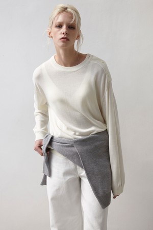 OPEN NECK BUTTON KNIT (IVORY)