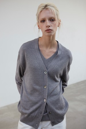 SILK BLEND V NECK LAYER KNIT CARDIGAN (GREY)