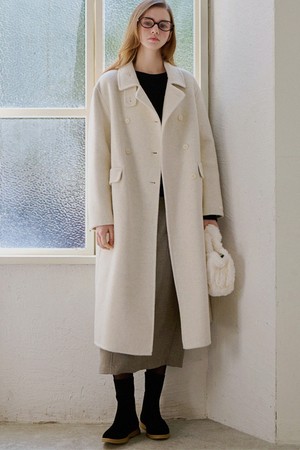 Elegant button handmade coat - Ivory