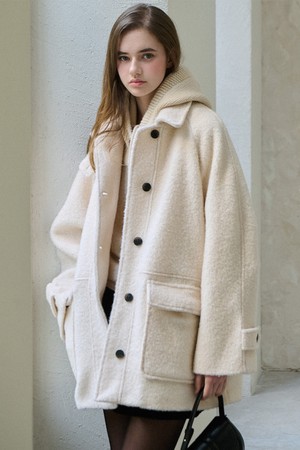 Fluffy mood boucle coat_3 Colors