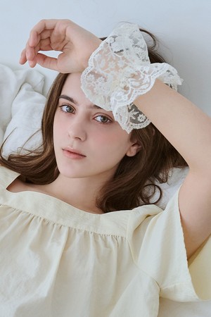 Lace bloom scrunchie - Ivory