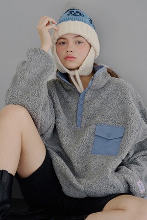 Contrast pocket fleece pullover_2 Colors