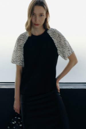 SILK RAGLAN SLEEVE TOP [BLACK]
