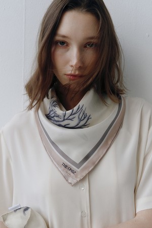 SILK SIGNATURE SEASHELL SCARF