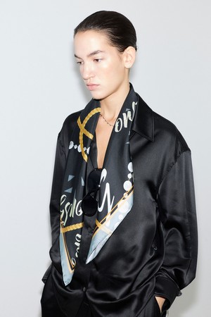 [Pre-order] SILK LOGO ORNAMENT SCARF