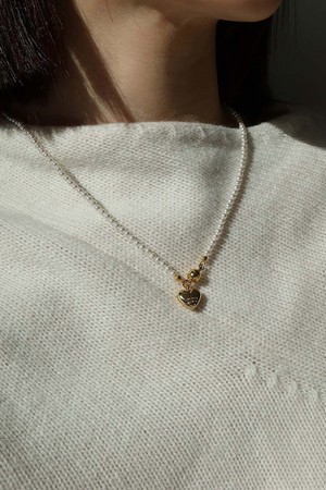 magnet love pearl necklace