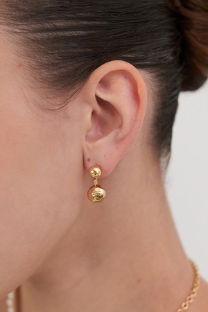 button ball earring