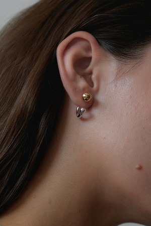 curve ball earring - mix