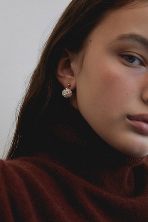 pop pearl earring