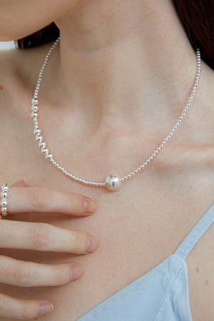 volume silver ball necklace