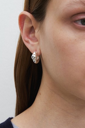 wavy bold earring (2COLOR)