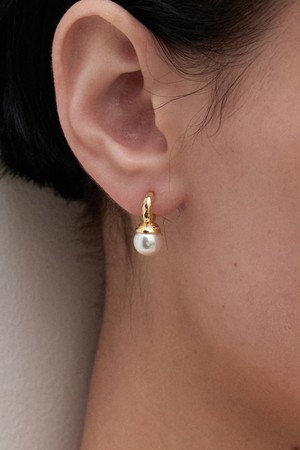 half hoop pearl earring - gold