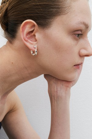 curve earring - silver