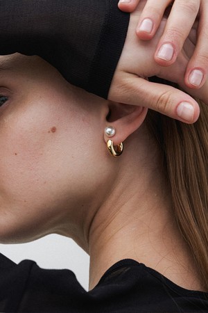 curve pearl earring - gold