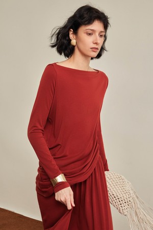 YY_Autumn red boat neck top