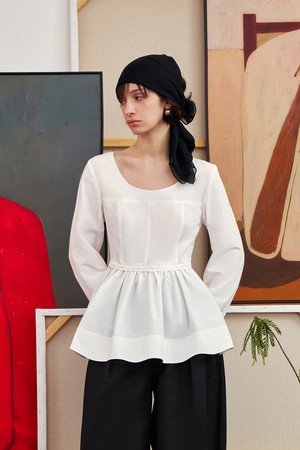 YY_Long-sleeved u-neck white top