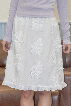 DD_Ruffle trim eyelet skirt_WHITE