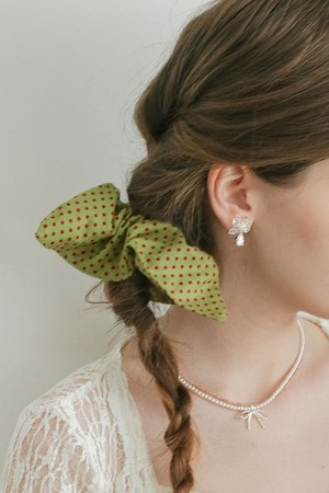 DD_Daily red dot hair scrunchie_KHAKI