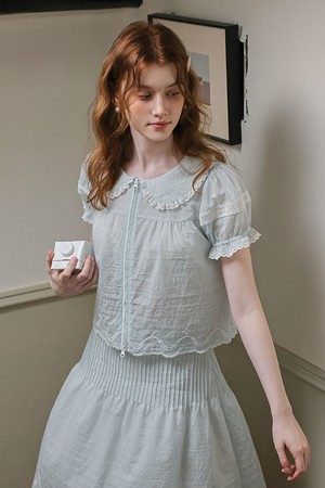 Cest_Soft embroidered zip-up blouse