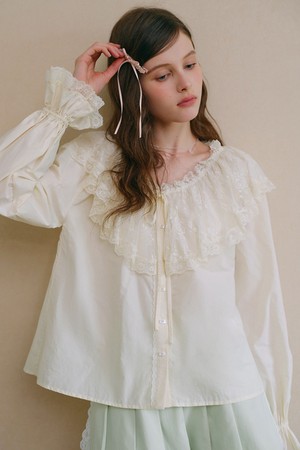 Cest_Lace trumpet sleeve button blouse