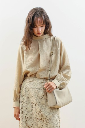 WD_High neck pleated blouse