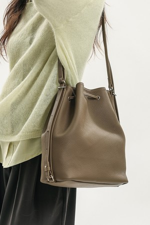WD_Drawstring bucket bag_BROWN