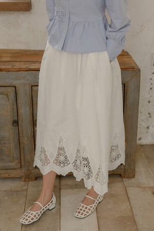 PM_White scallop lace hem skirt