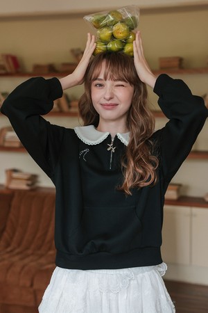 Blocking doll collar top