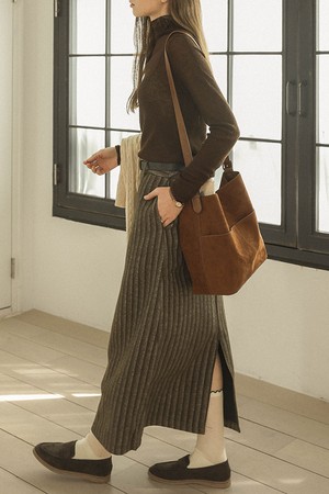 Classic pleated maxi skirt