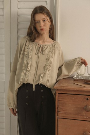 Ruffle ribbon tie blouse