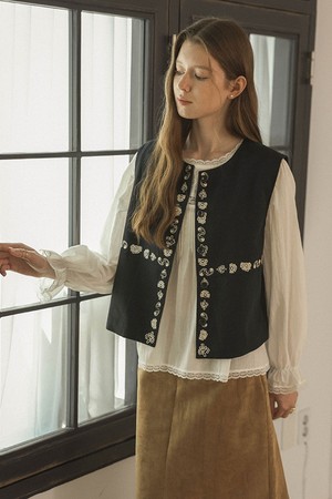 Floral embroidery vest