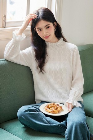 LS_White half high neck top