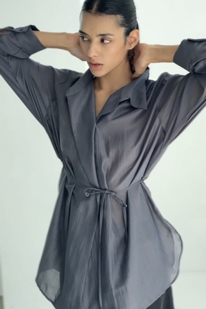iconica silky shirt (ink)