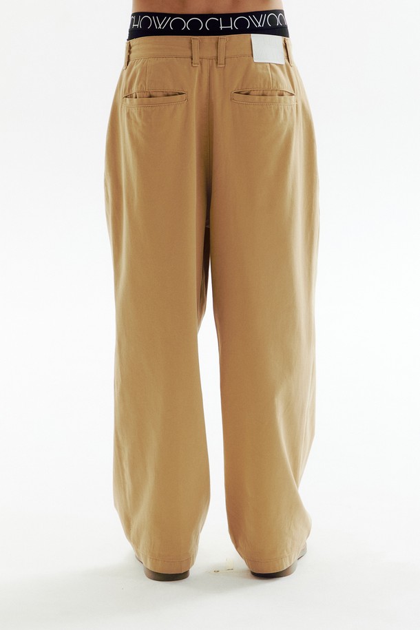 CHOWOO - 캐주얼팬츠 - Oatmeal 4-Tuck Detail Pants_CW1A_B09MOT